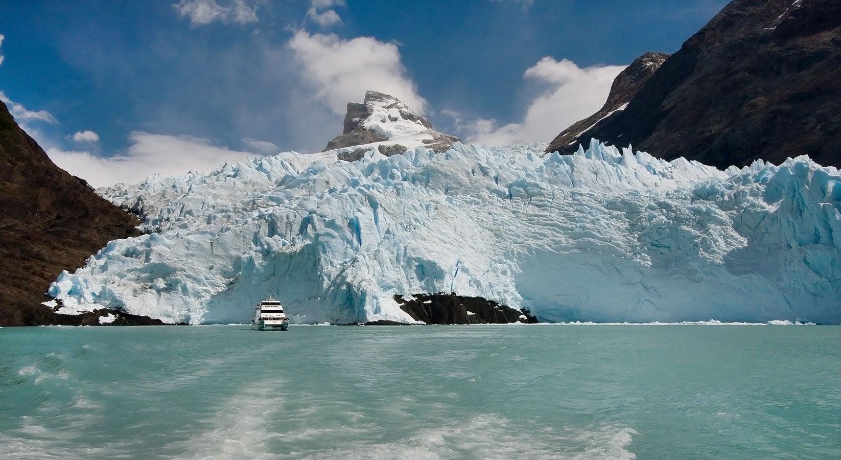 Navigating right by the Spegazzini, the tallest glacier at Glaciers National Park